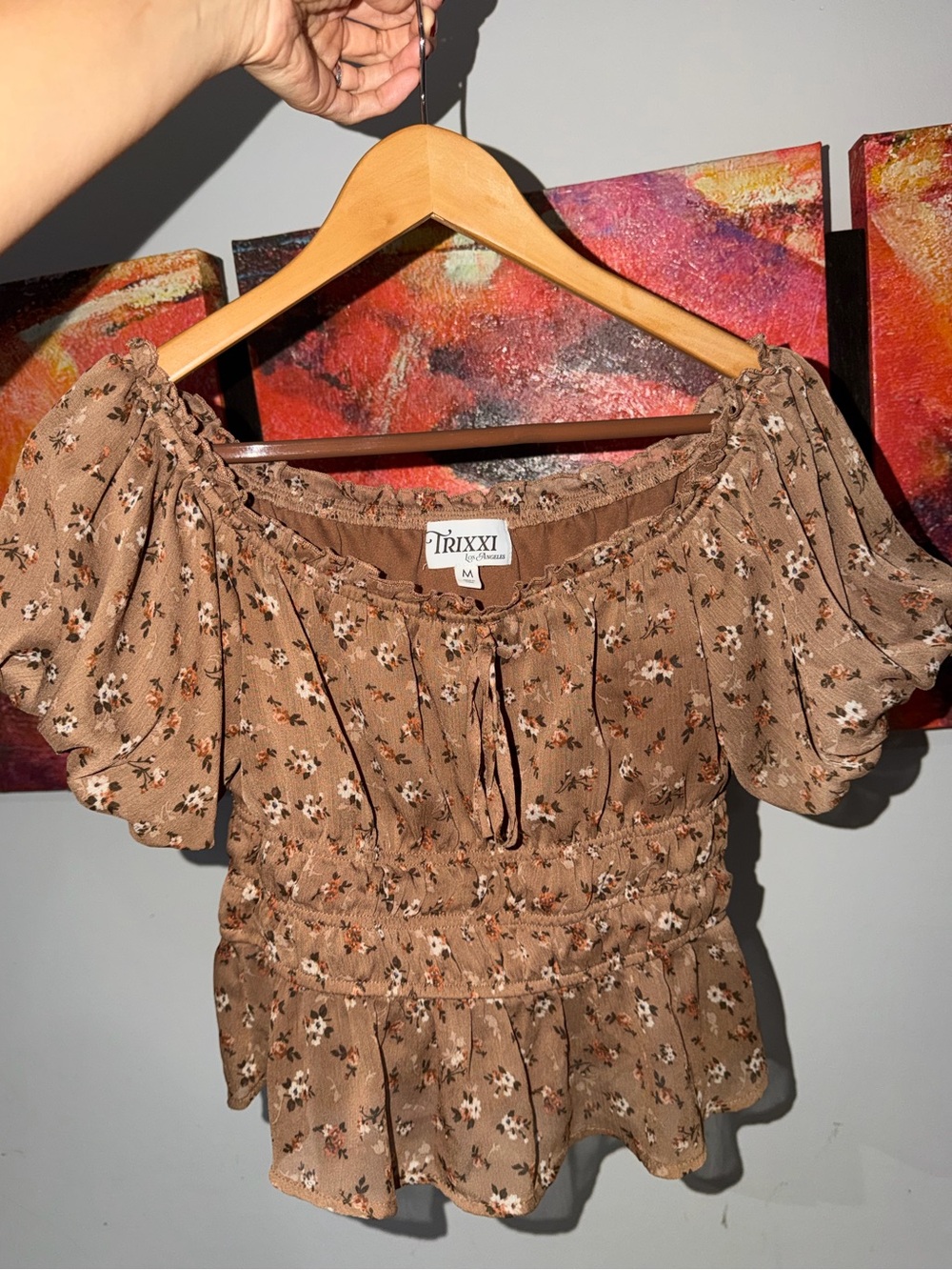 Trixxi Brown Floral Puff Sleeve Blouse. Size: M